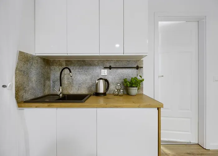 Niron Dom Z Papieru Lizbona * Pila (Pila)